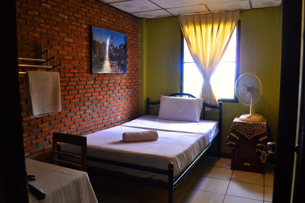 Brickhouse Ayutthaya Guesthouse Est 1986 Extérieur photo