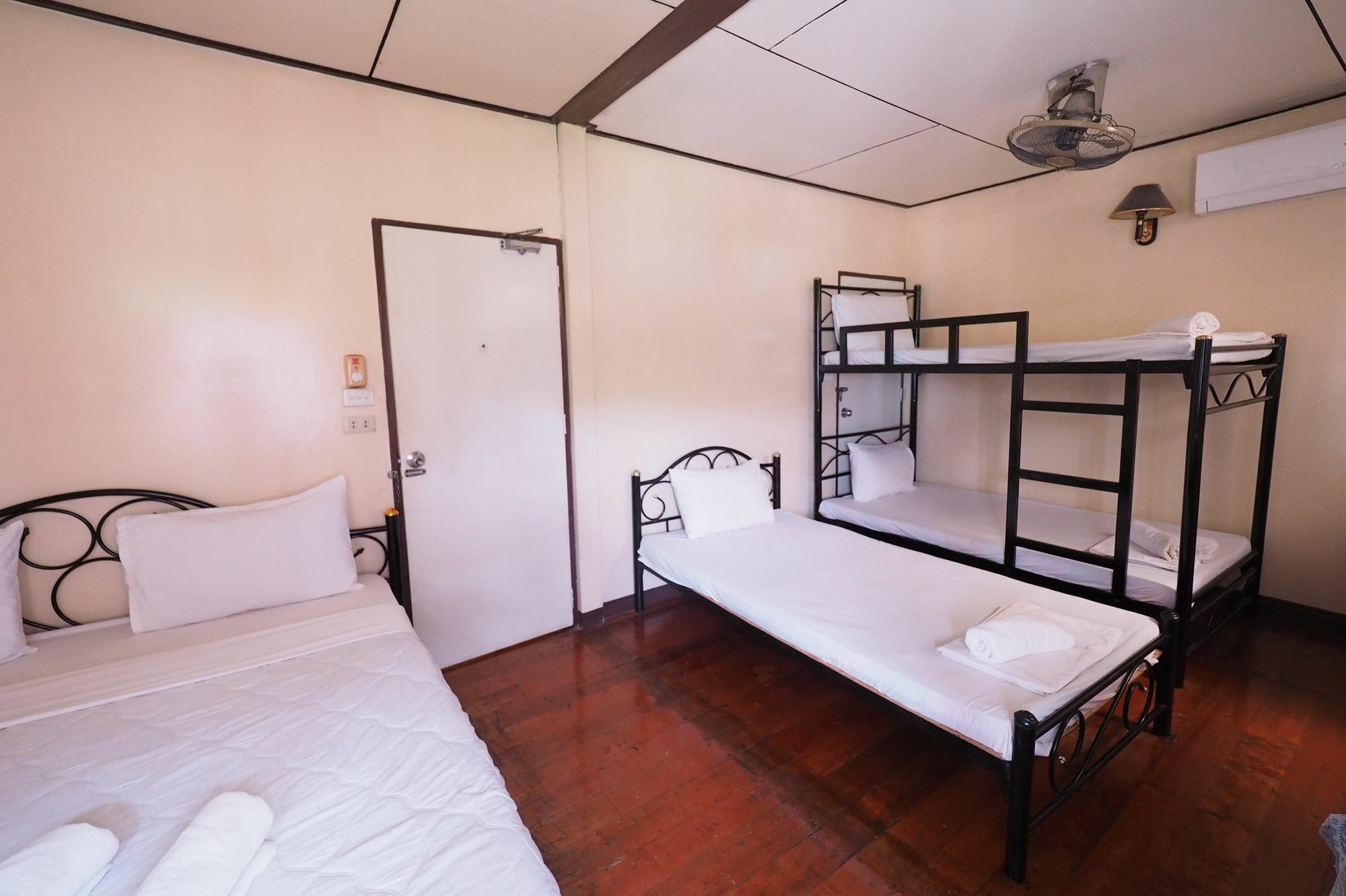 Brickhouse Ayutthaya Guesthouse Est 1986 Extérieur photo