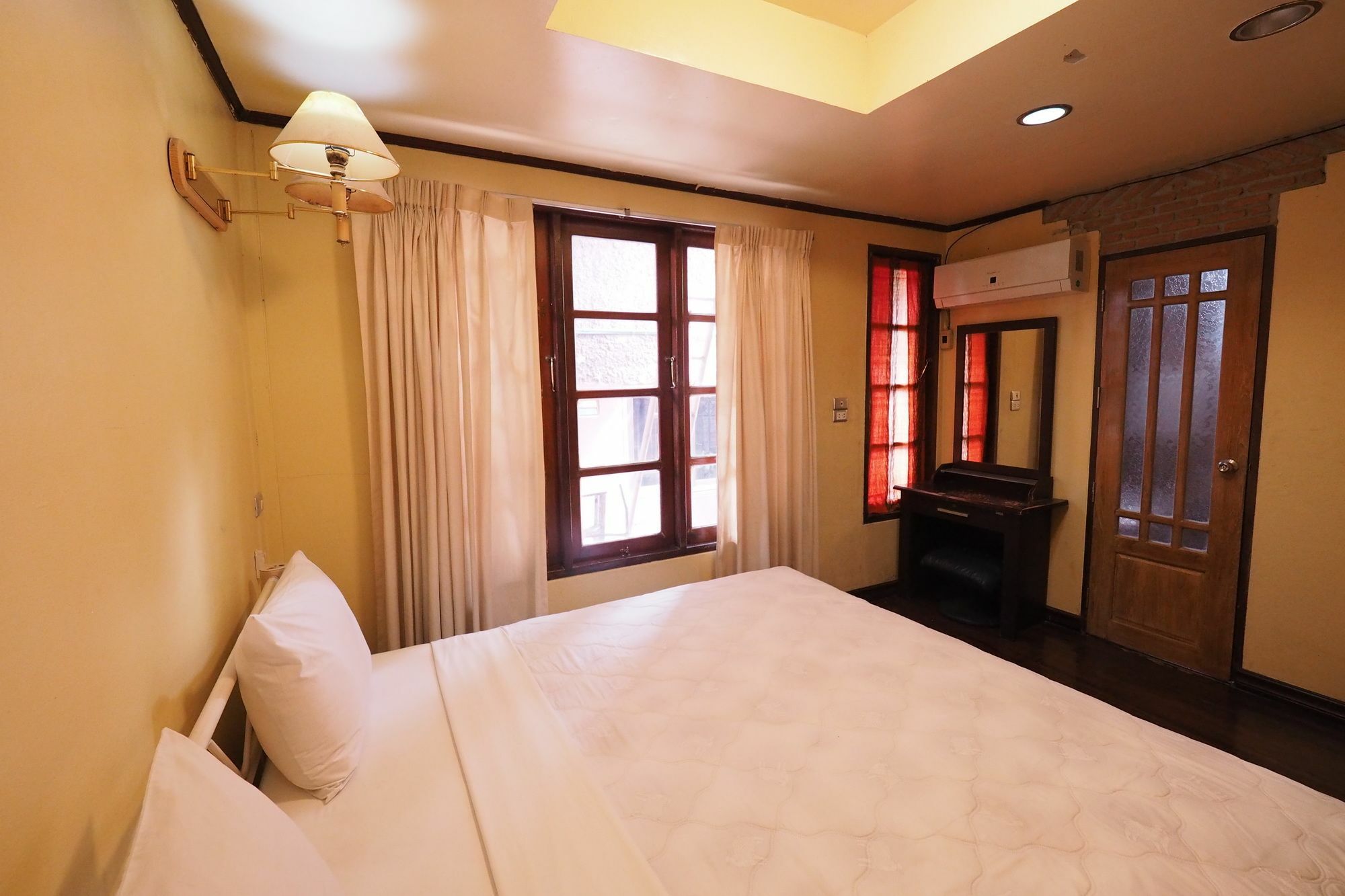 Brickhouse Ayutthaya Guesthouse Est 1986 Extérieur photo