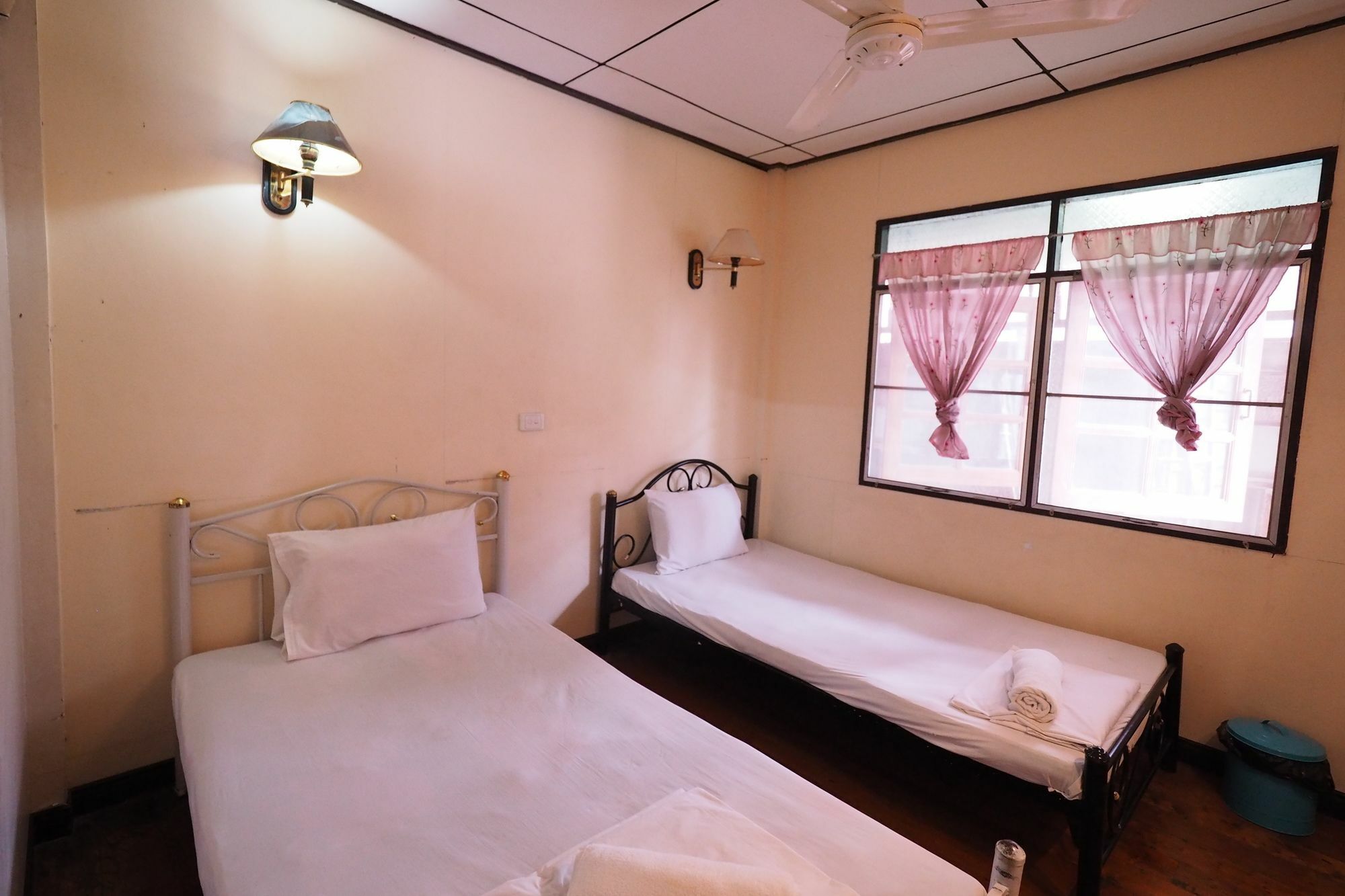 Brickhouse Ayutthaya Guesthouse Est 1986 Extérieur photo